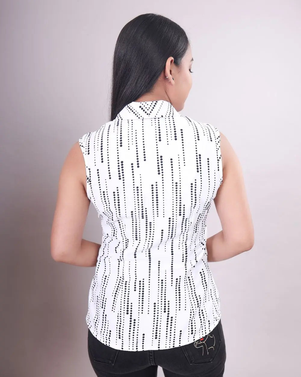 Short Sleeve Black on White Top DLPL